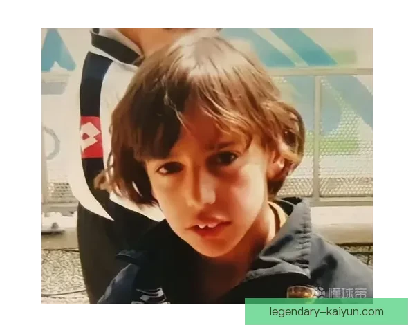 马尔蒂尼传球特点分析：精准度高与视野开阔，助力球队攻防转换。